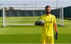 เจ้าหน้าที่ SBOBET รายงานว่า อลิสซอน รับ กดดันเรื่องค่าตัวไม่น้อย